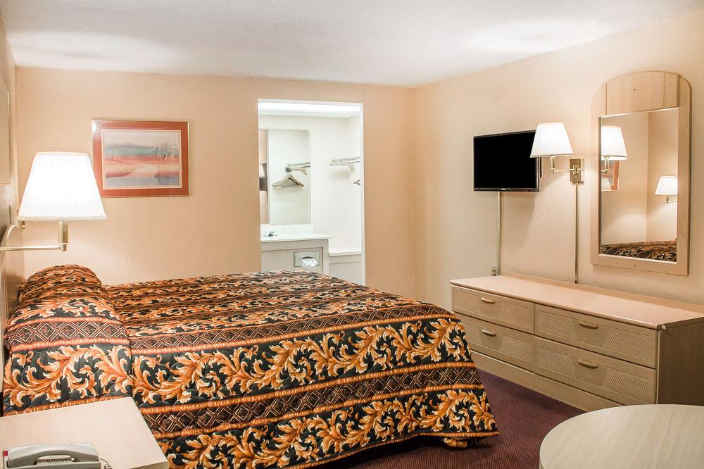 Rodeway Inn Findlay Exteriér fotografie