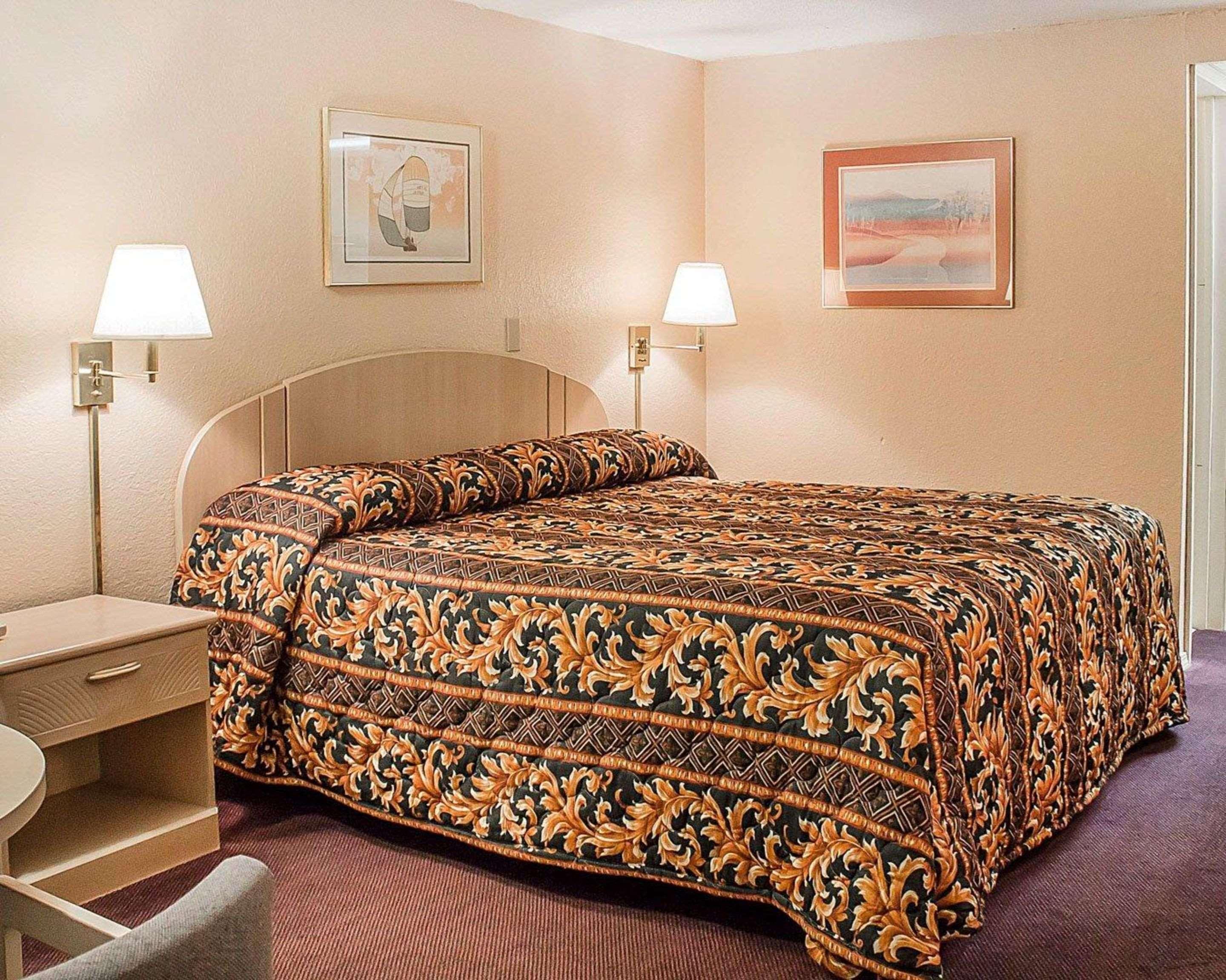 Rodeway Inn Findlay Exteriér fotografie