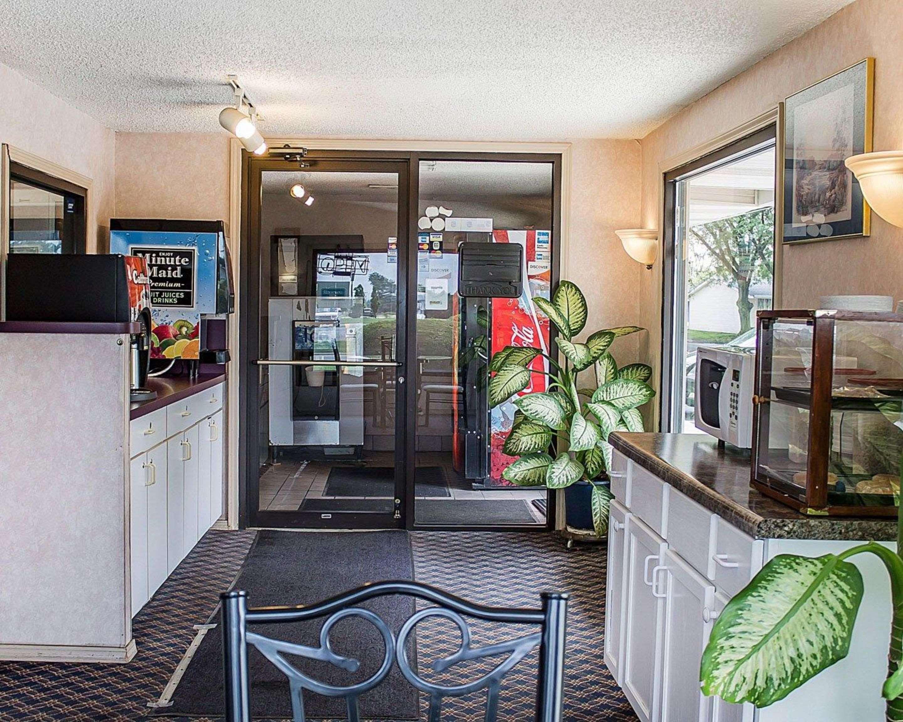 Rodeway Inn Findlay Exteriér fotografie