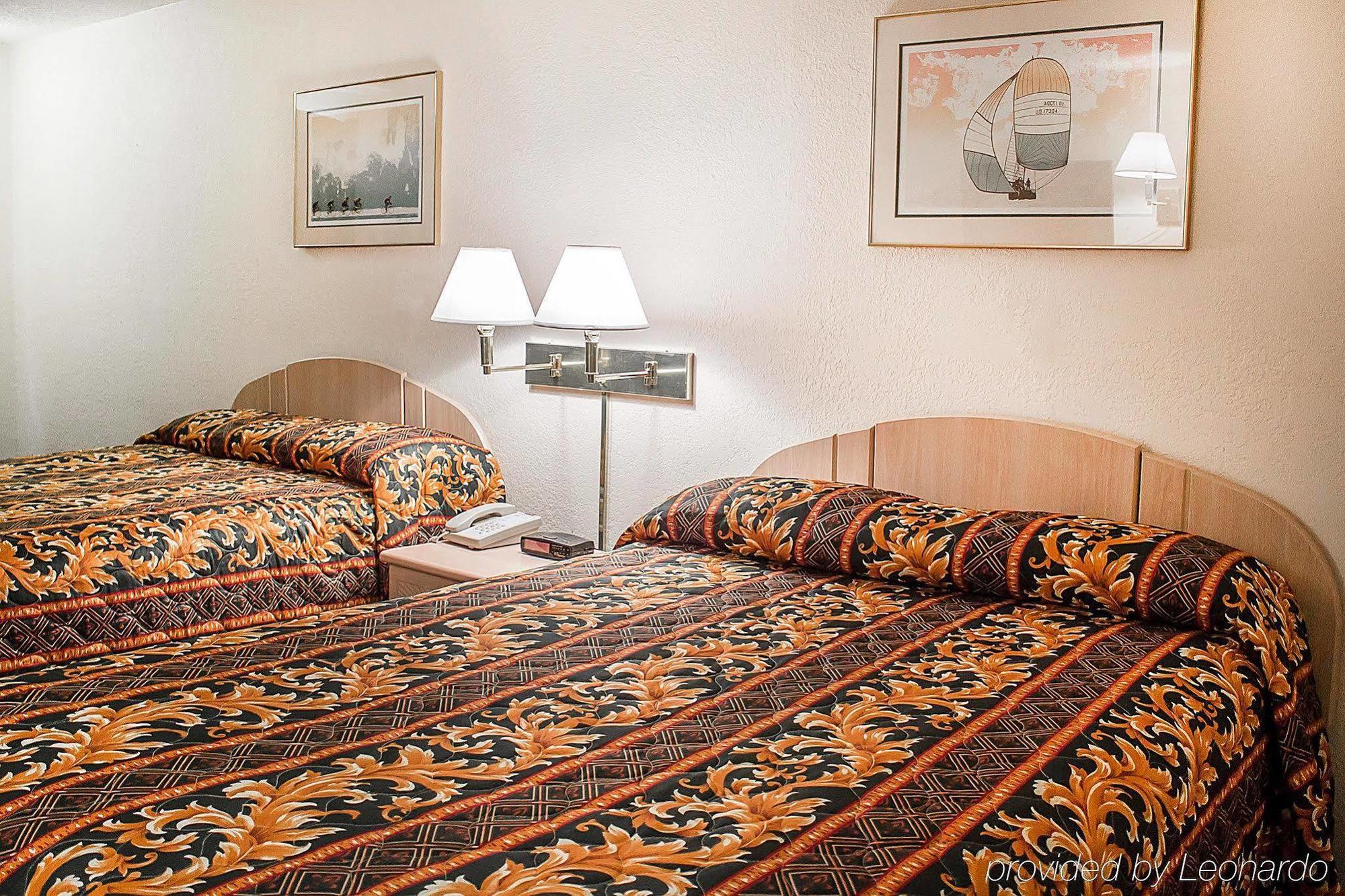 Rodeway Inn Findlay Exteriér fotografie